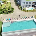 Flh Ocean View Escape At Acqua Residences شقة