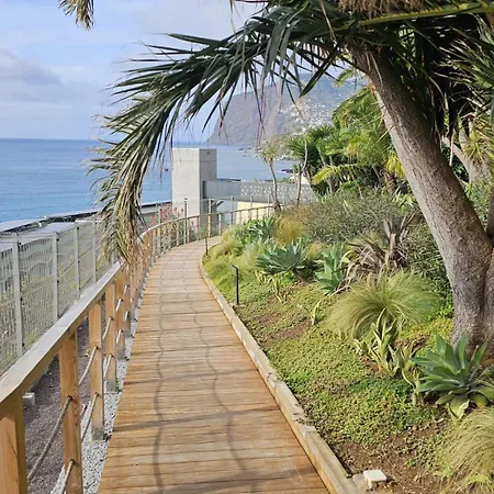 Flh Ocean View Escape At Acqua Residences *