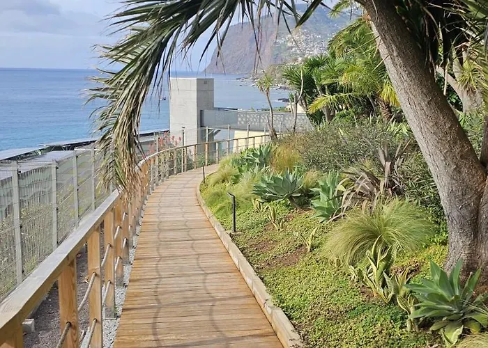 Flh Ocean View Escape At Acqua Residences *